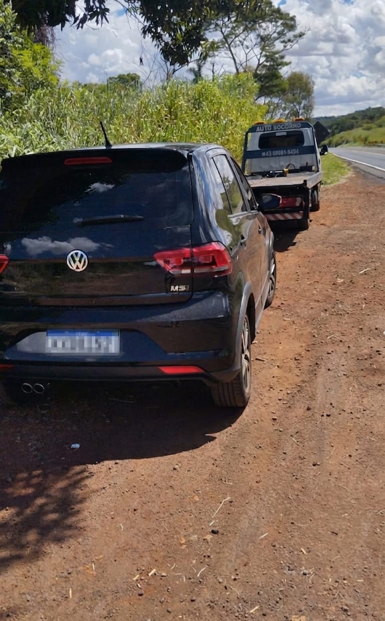 Carro recuperado na estrada